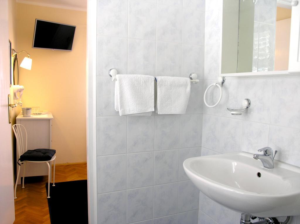 House Rozi Hotell Palit Rum bild
