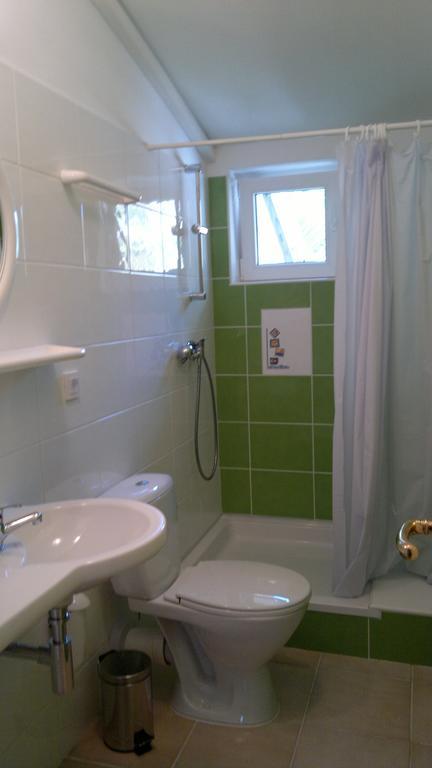 House Rozi Hotell Palit Exteriör bild